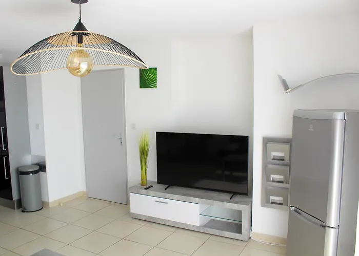 T3 Cosy Et Spacieux - 4 A 6 Couchages - Climatise, Calme Proche Etang De Thau